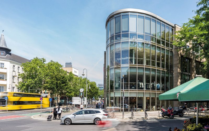 Schlossstraße 122 / P&C