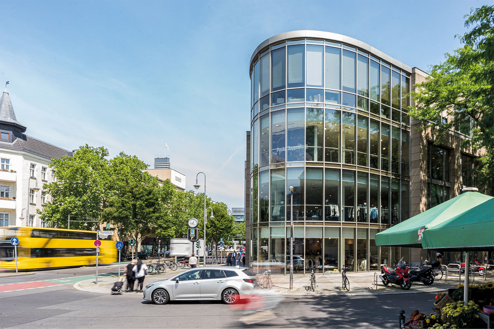 Schlossstraße 122 / P&C